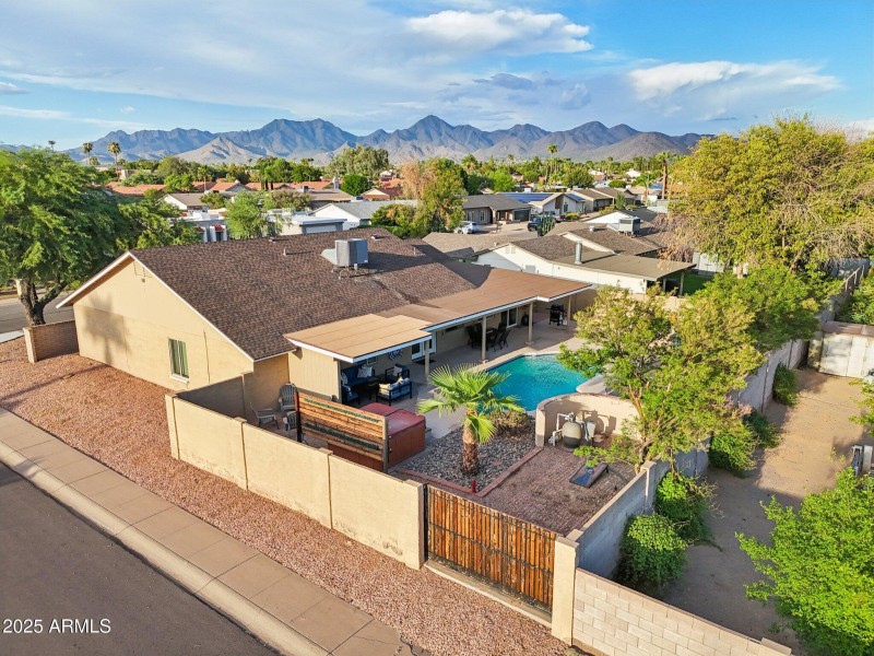 61-web-or-mls-E Altadena Ave-061