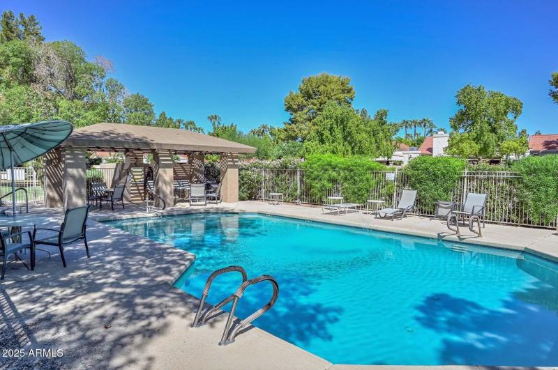 Lakeside Terrace Community Pool