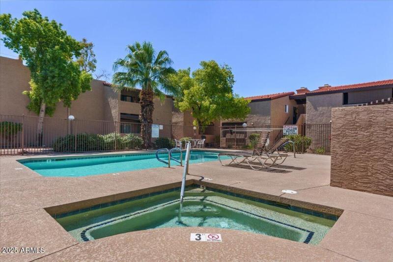 26-Hot Tub and Pool