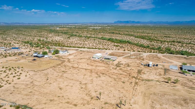 0052-52 - Pinebrooke 22495 Drone