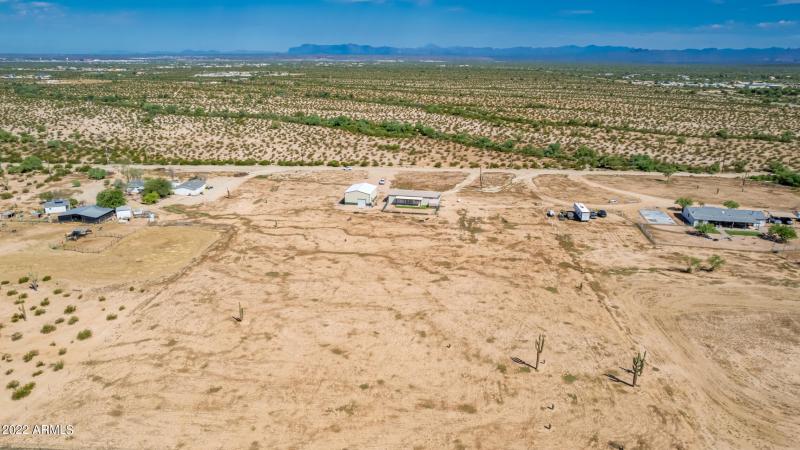 0053-53 - Pinebrooke 22495 Drone