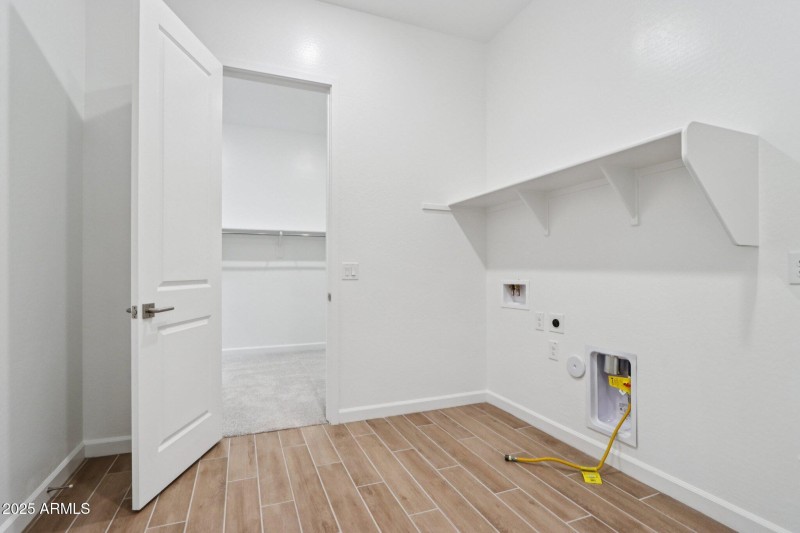 29-web-or-mls-E Utah Ave-S0909-029