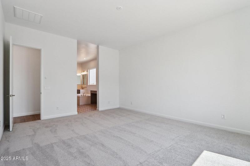 35-web-or-mls-E Utah Ave-S0909-035