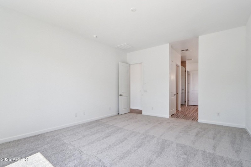 36-web-or-mls-E Utah Ave-S0909-036