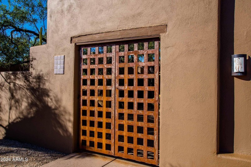 front entgrance gates closed