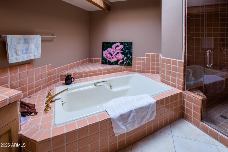 master bath tub