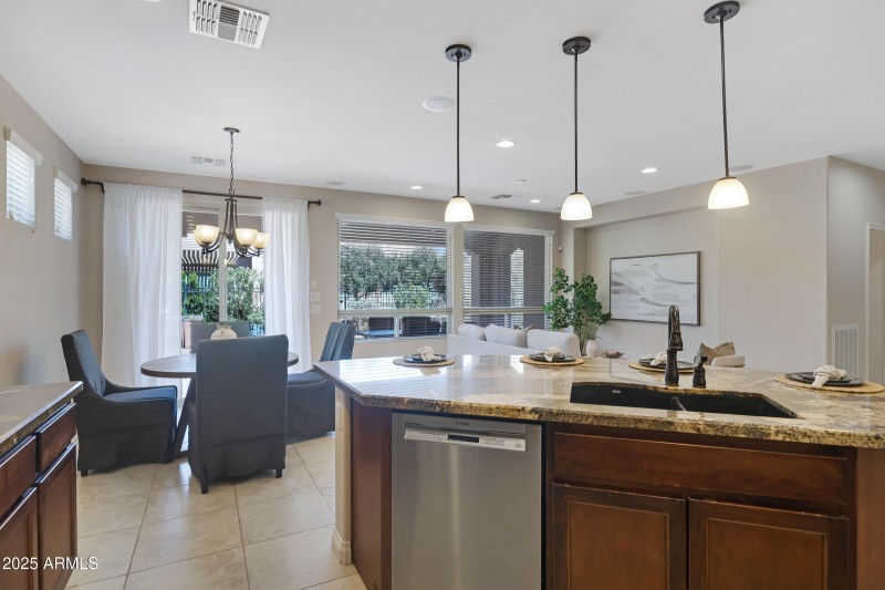 1746 E Harmony Wy-17