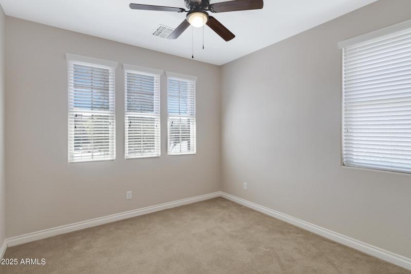 1746 E Harmony Wy-18