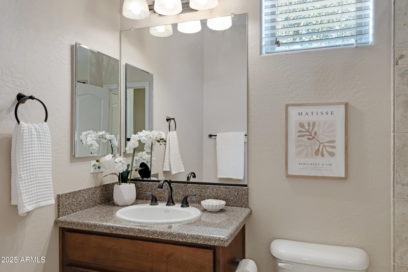 1746 E Harmony Wy-19