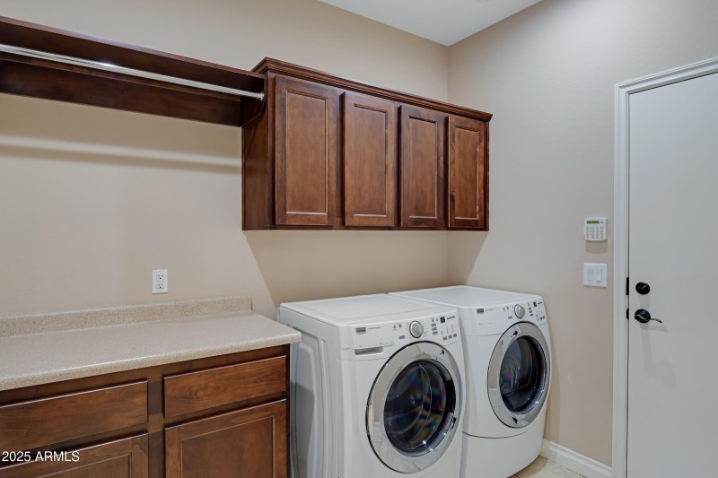 1746 E Harmony Wy-28