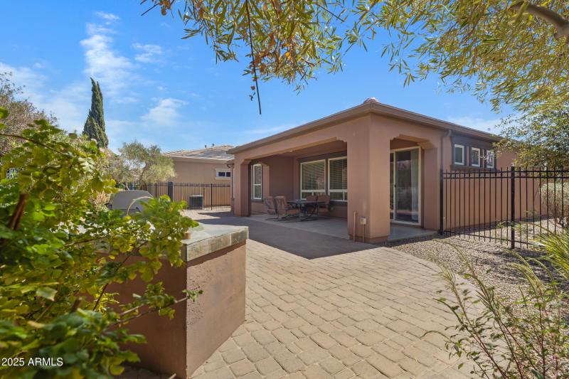 1746 E Harmony Wy-30