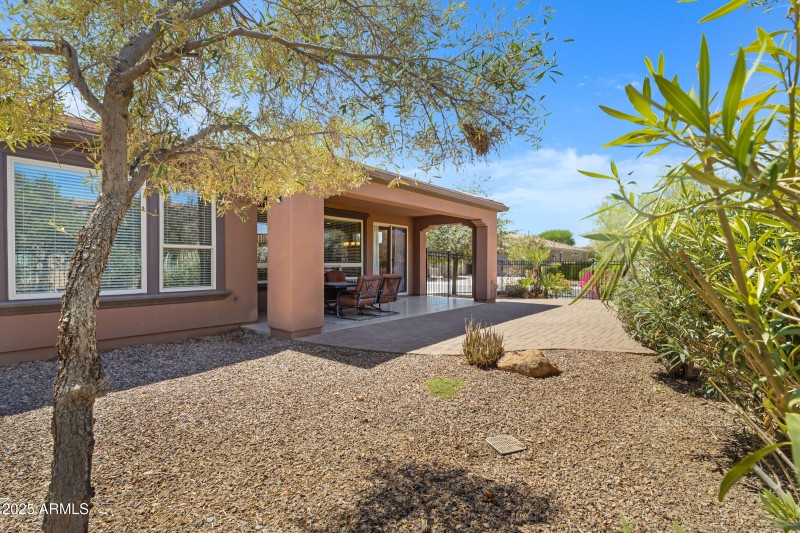 1746 E Harmony Wy-31