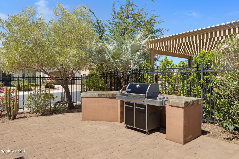 1746 E Harmony Wy-35