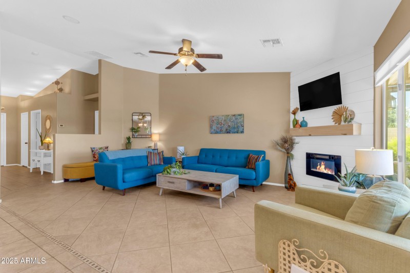 18_043_a4m_opnshw (1)