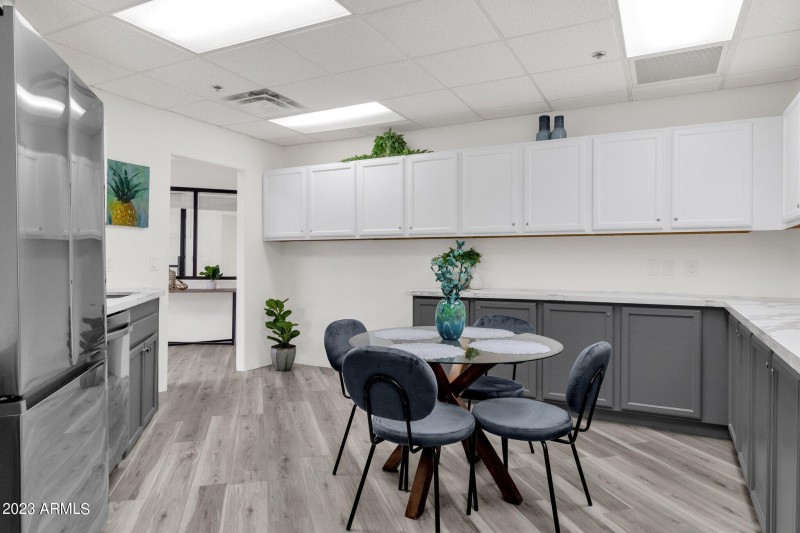 LOTS OF CABINETRY