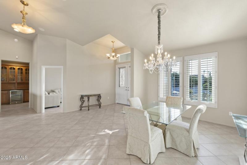 Entry/Dining