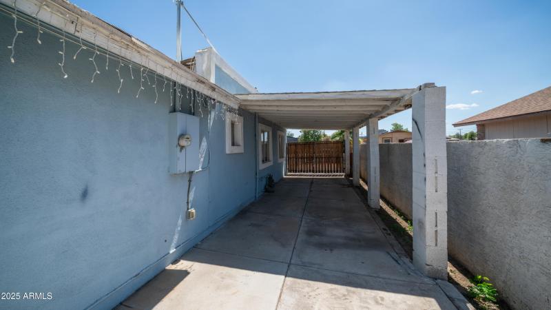 5550 W Gardenia Ave-20