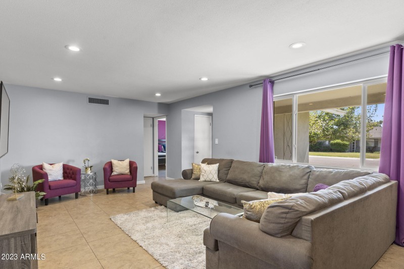 9-web-or-mls-8308-e-minnezona-ave