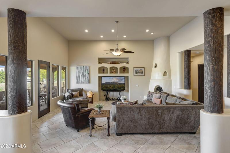 19-web-or-mls-14214-e-gamble-ln