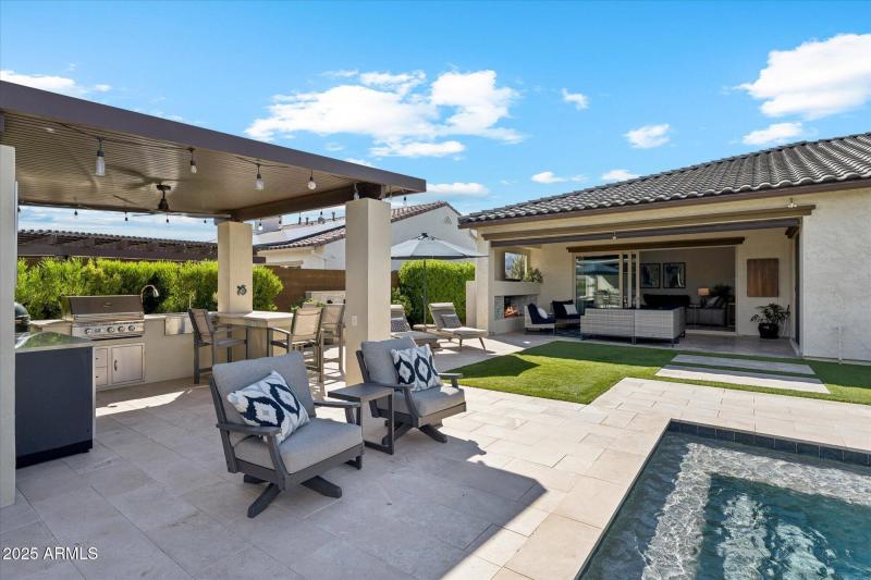 Great Entertaining Space!