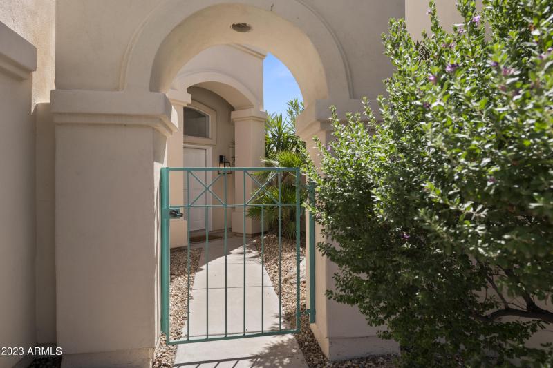 05_1143_E_Amberwood_Dr__005