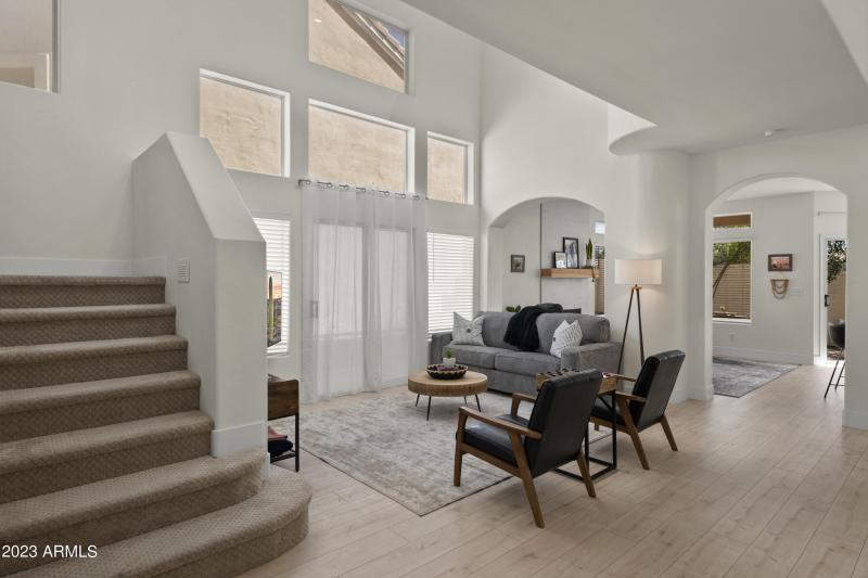 12_1143_E_Amberwood_Dr__012