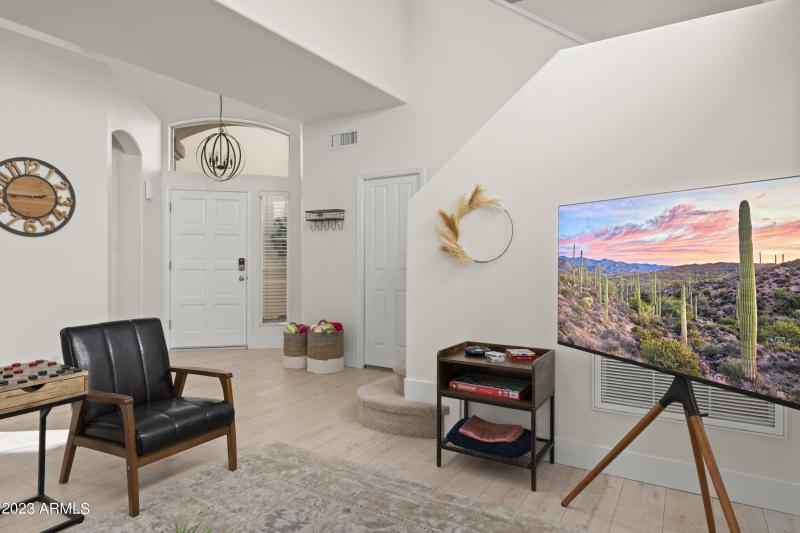 19_1143_E_Amberwood_Dr__019