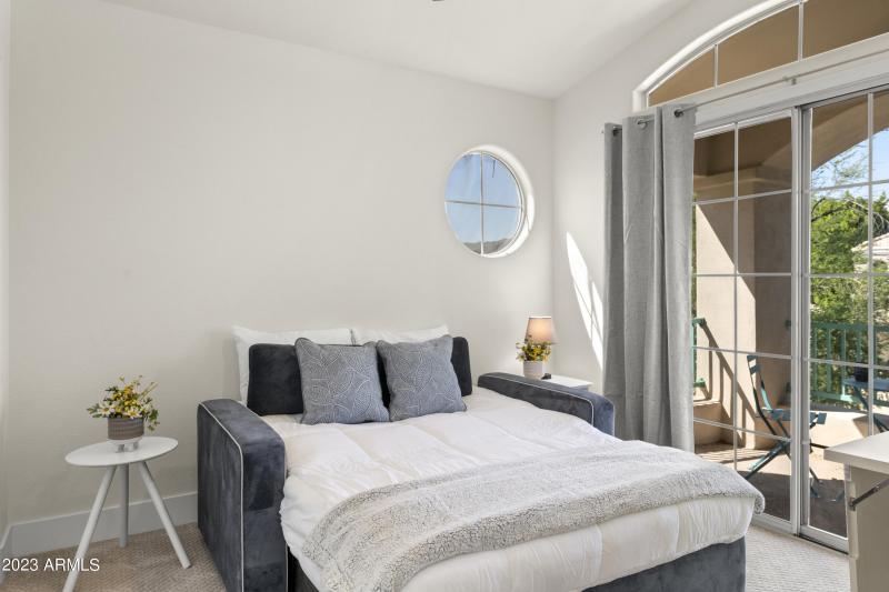 61_1143_E_Amberwood_Dr__061