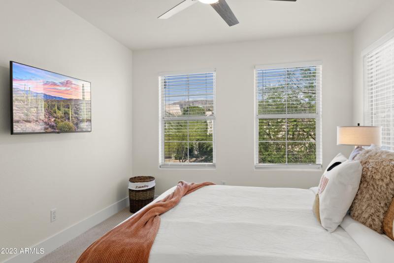 69_1143_E_Amberwood_Dr__069