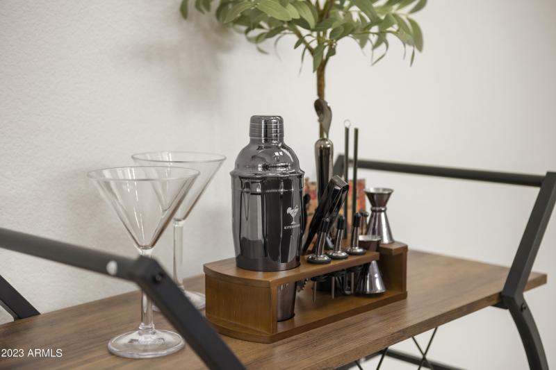 80_1143_E_Amberwood_Dr__080