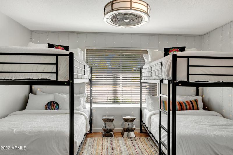 26_4820_E_Poinsettia_Dr__26