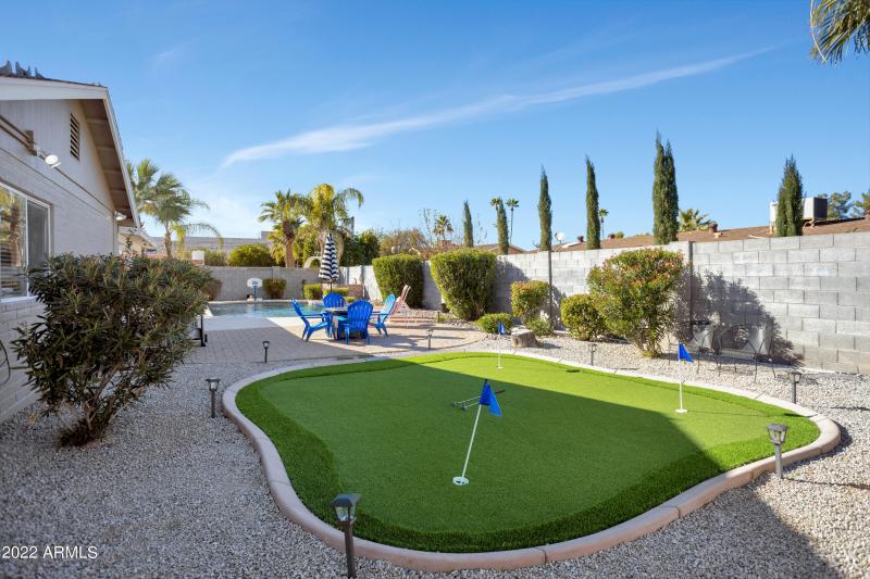 30_4820_E_Poinsettia_Dr__30