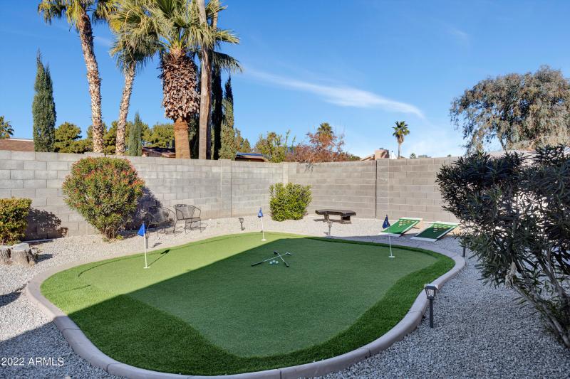 31_4820_E_Poinsettia_Dr__31