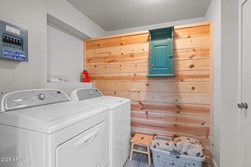 51433 N US Highway 60 89