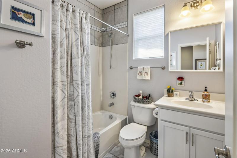 Hall Bath near Bed 4