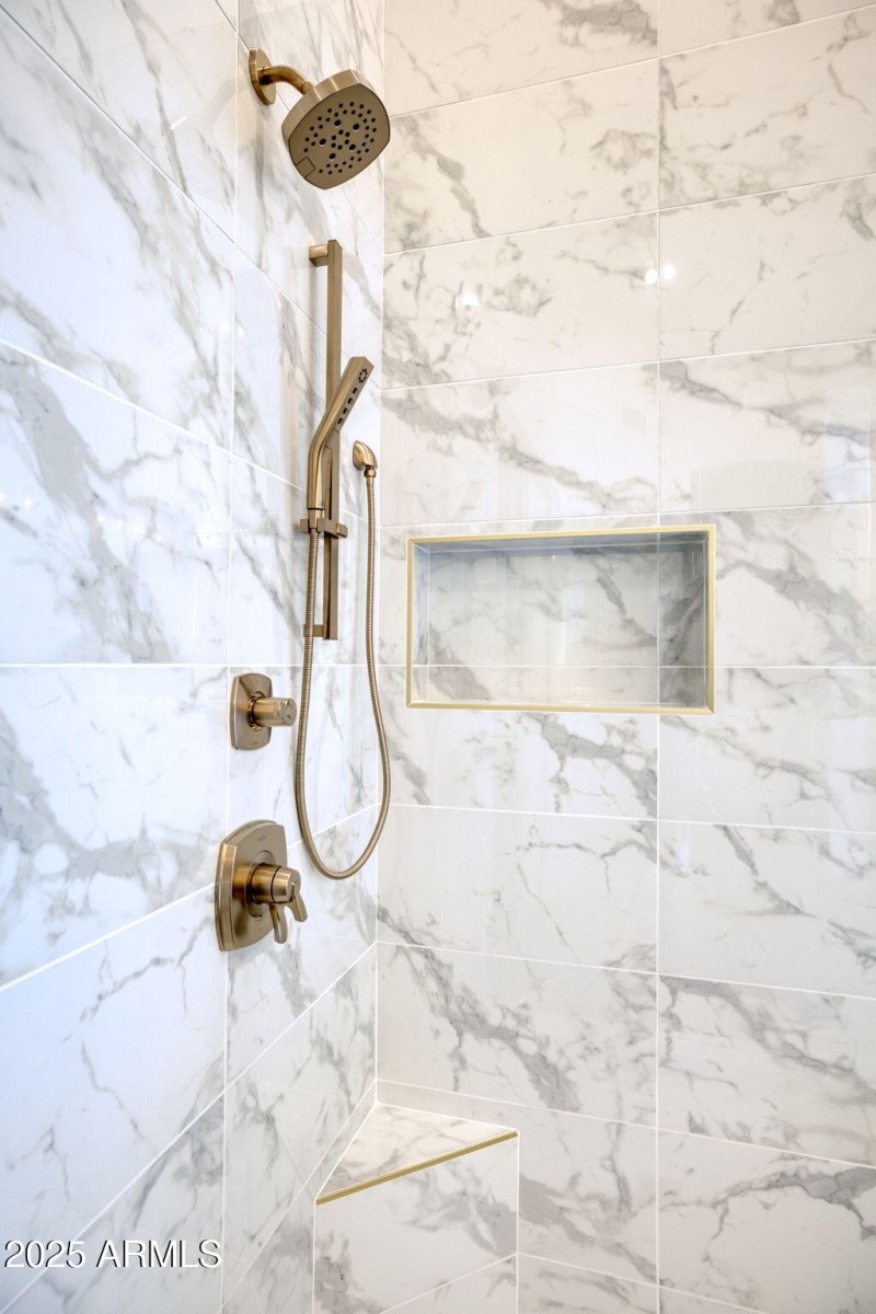 Gorgeous shower faucet