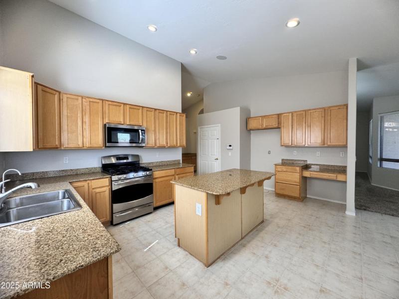 FA0537CE-43A4-4D15-8B9A-DD69130F7361