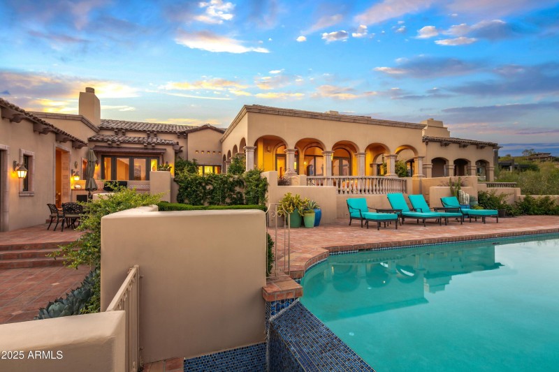 057_Negative Edge Pool Detail