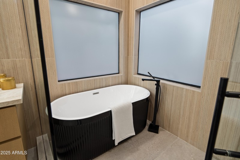 Wet Room Tub & Shower