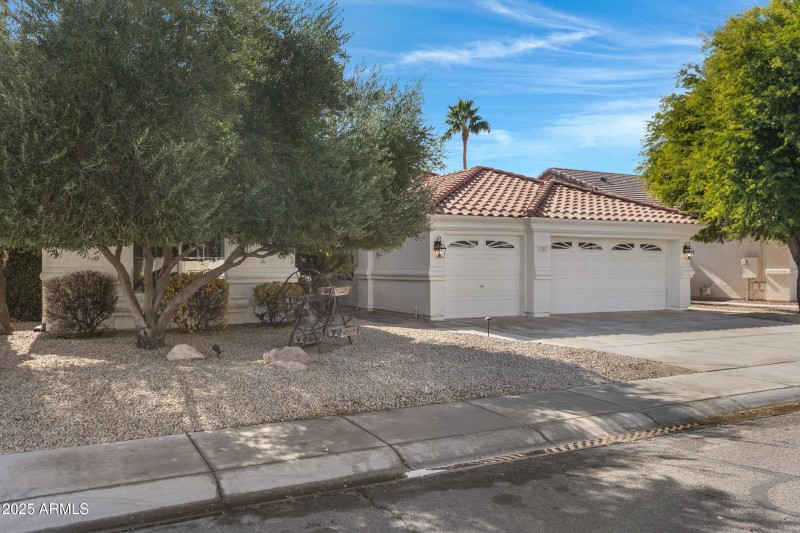 721 W Cherrywood Dr-2