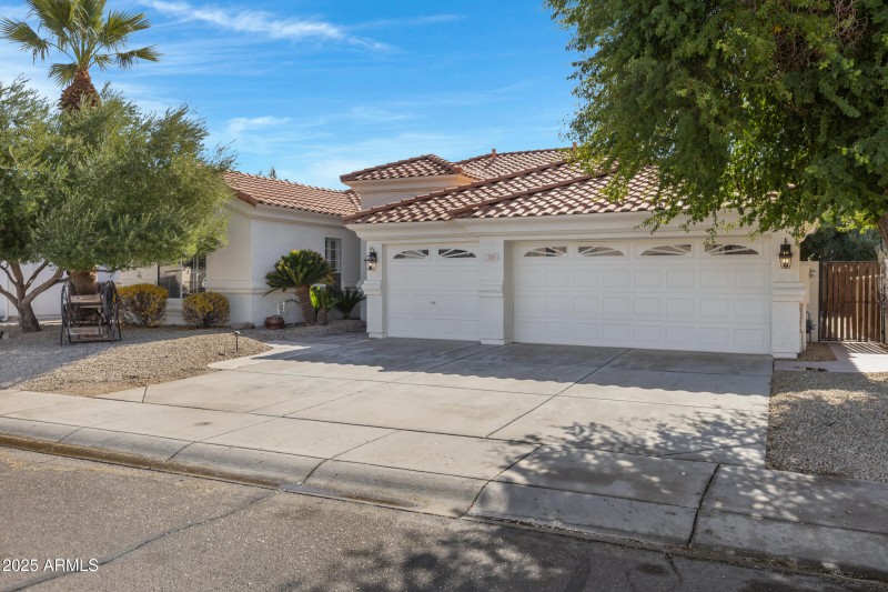 721 W Cherrywood Dr-3