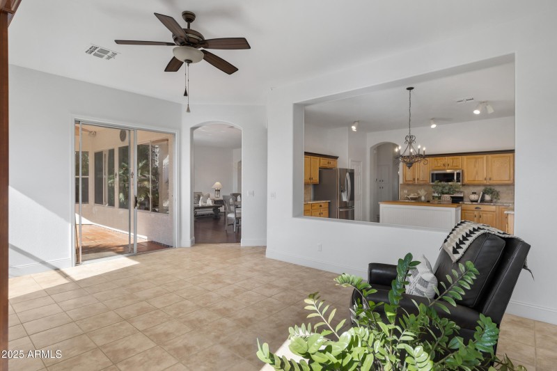 721 W Cherrywood Dr-11