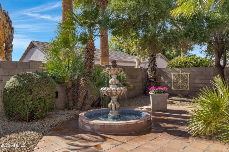 721 W Cherrywood Dr-38