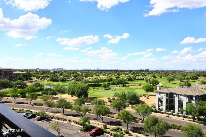 Balcony-Golf Course View