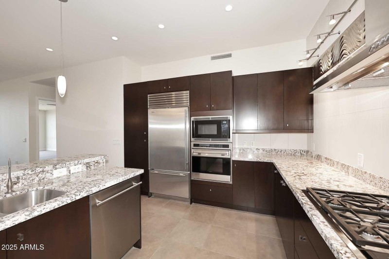 Kitchen-Wolf Appiances