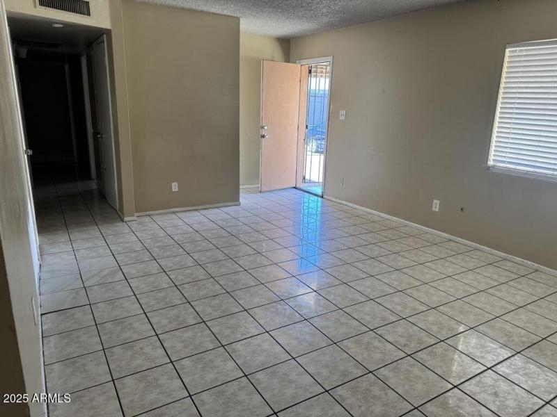 0F5F23DF-AEF6-4344-8CA9-87CF19F4127E_1_1