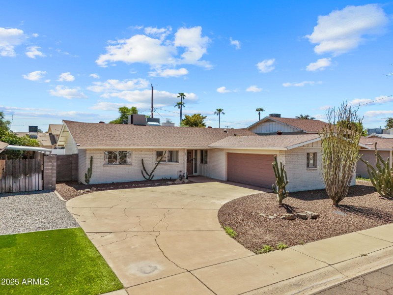 8619 E El Charro Ln-35