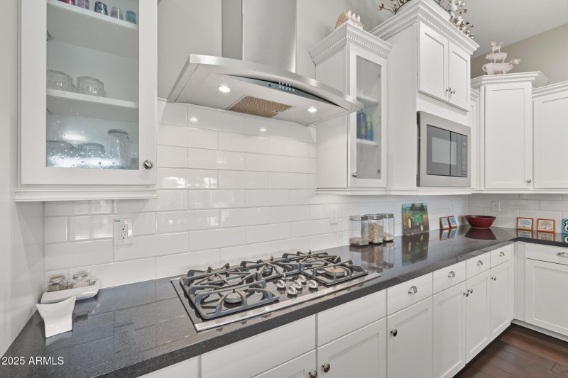 17-web-or-mls-Via-17