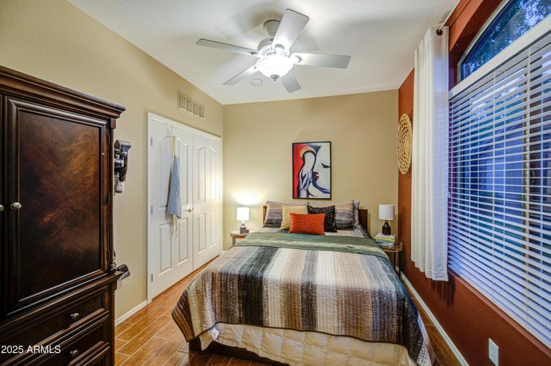 Bedroom 2-pic 2