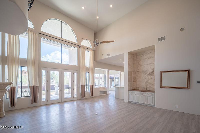 20250911_8170-E-Golden-Spur_04